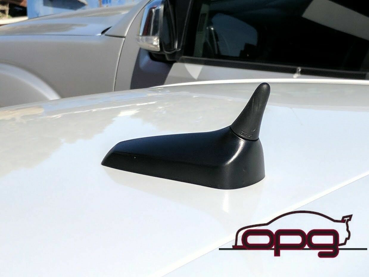 Black Carbon Bee Sting Antenna – 7.5cm Stubby Aerial For Holden VE & HSV Models