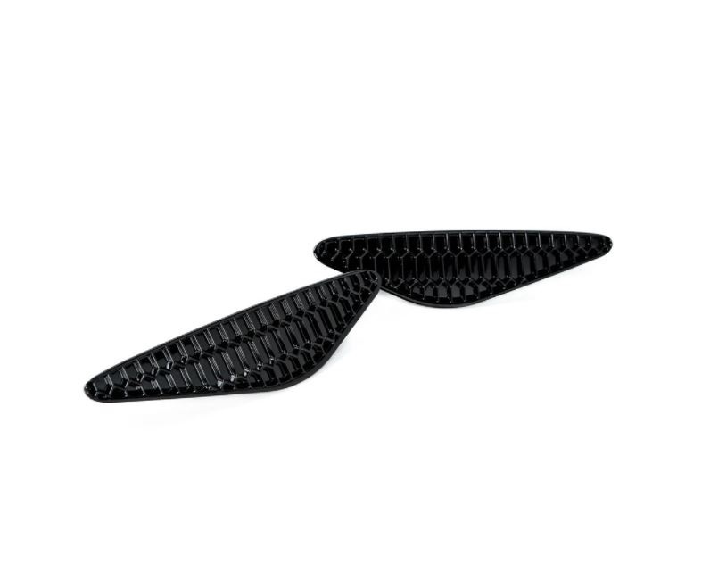 Acexxon BMW F91 / F92 / F93 M8 Rear Reflector Insert Set main image 1